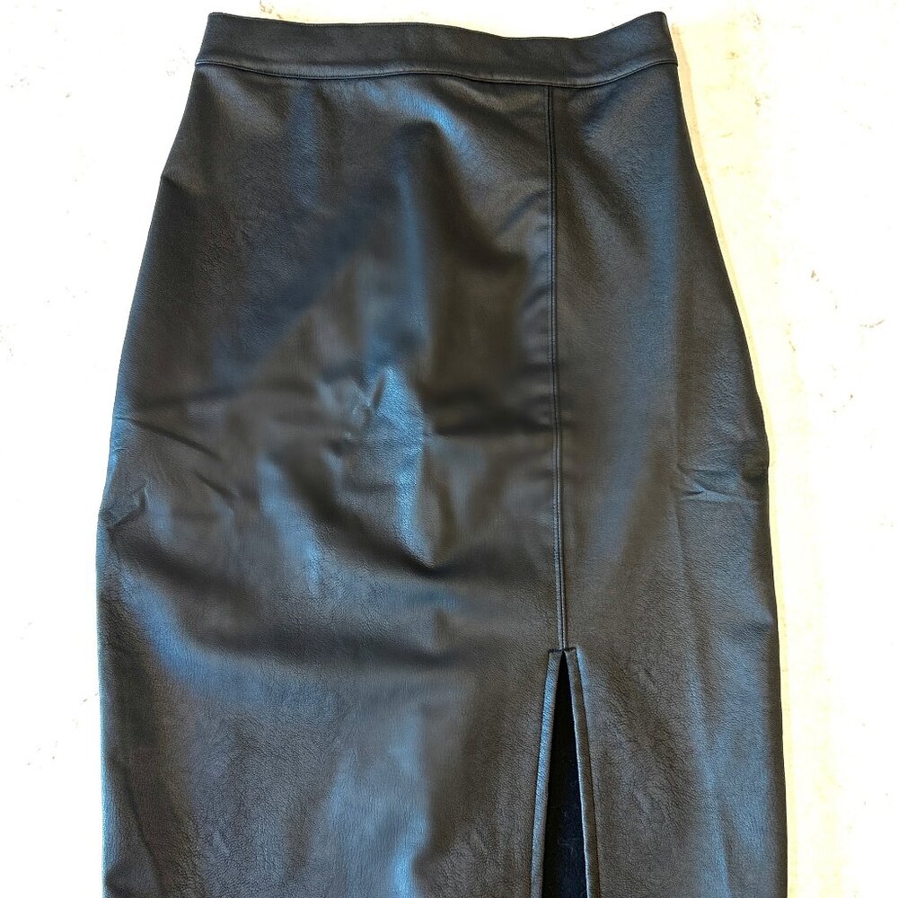High waist Faux Leather skirt with side slit